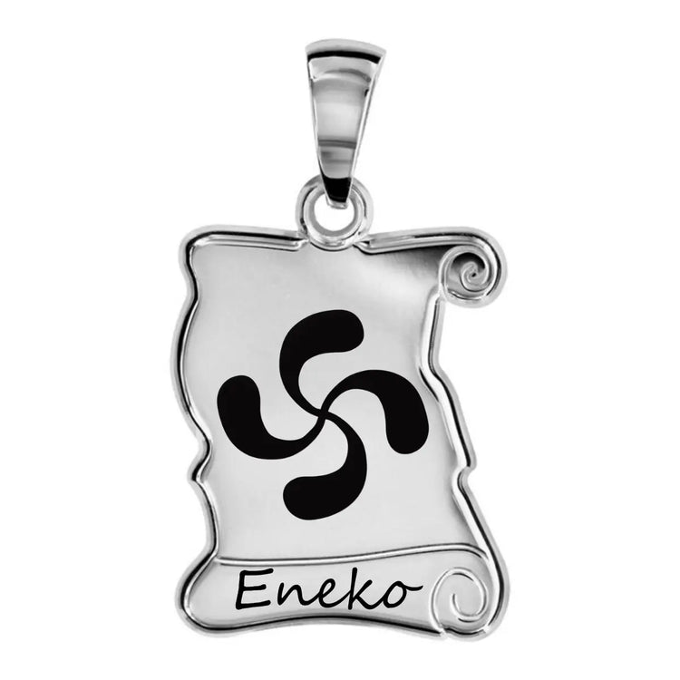 Pendentif Croix Basque Lauburu noire personnalisée en argent massif avec gravure prénom Eneko.