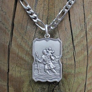 Pendentif homme Saint Christophe en argent massif grand modèle, personnalisable au verso, bijou religieux et protecteur fabriqué en France.