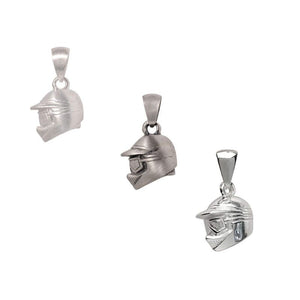 Pendentif casque moto en argent style tout terrain disponible en argent massif blanc, satiné ou vieilli