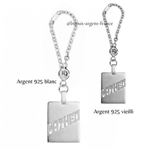 Accessoire luxe, porte clés en argent massif avec prénom découpé en atelier Français.
