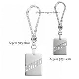 Accessoire luxe, porte clés en argent massif avec prénom découpé en atelier Français.