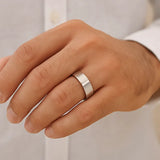 Alliance argent massif pour homme et femme, bijou de mariage personnalisable.