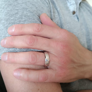 Alliance ruban en argent massif Ciel étoilé pour homme et femme - Maä Alliance ruban en argent massif Ciel étoilé pour homme et femme - Maä