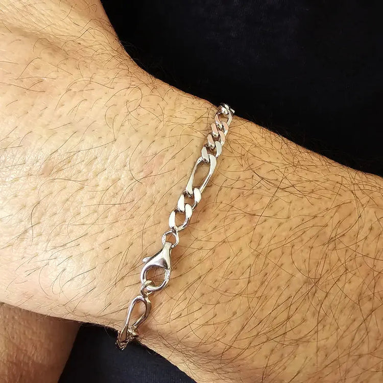 Bracelet en Argent massif Homme, maille de 4 mm de largeur en Argent rhodié et fabriqué en France.