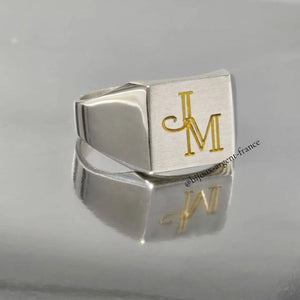 Chevalière homme en argent massif personnalisable d' 1 à 2 initiales.