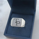 Chevalière homme en argent massif personnalisée avec initiales gravées