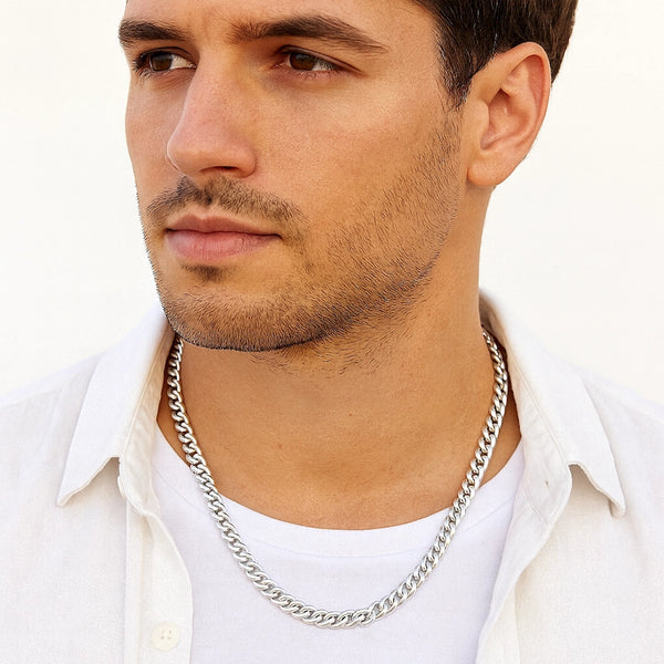 Collier homme argent massif, maille cubaine 7 mm de largeur, disponible avec l'option rhodié, de 45 à 70 cm de longueur.