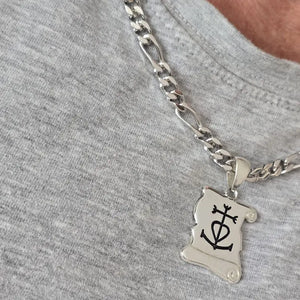 Pendentif Croix de Camargue Argent massif et personnalisable au verso. Bijou Luxe Hommes, fabriqué en atelier Français.