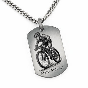 Pendentif homme vélo cross en argent massif 925, personnalisable. Grand modèle d'une hauteur totale sur son attache de 4,5 cm.