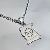 Croix Occitane sur un pendentif en argent massif personnalisable
