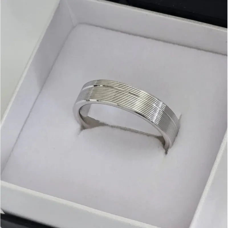 Bague grande taille Hommes en Argent massif, personnalisable à l'intérieur de l'anneau.