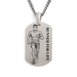 Collier running homme, plaque gravée course à pied en atelier français.
