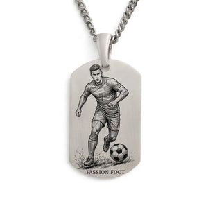 Pendentif football en Argent massif, chaîne maille gourmette disponible jusque 70 cm.