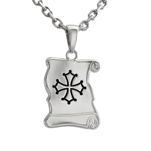 Pendentif Homme, parchemin grand modèle en argent massif avec gravure Croix d'Occitanie émaillée noir et chaîne.