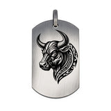 Pendentif plaque en argent pour homme avec gravure de tête de taureau style tribal.