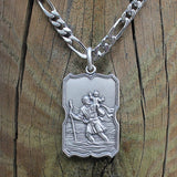 Pendentif homme Saint Christophe en argent massif grand modèle, personnalisable au verso, bijou religieux et protecteur fabriqué en France.