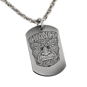 Pendentif Tiki Chance en argent vieilli monté sur une chaîne maille forçat de 3 mm, disponible en plusieurs longueurs jusqu'à 100 cm.