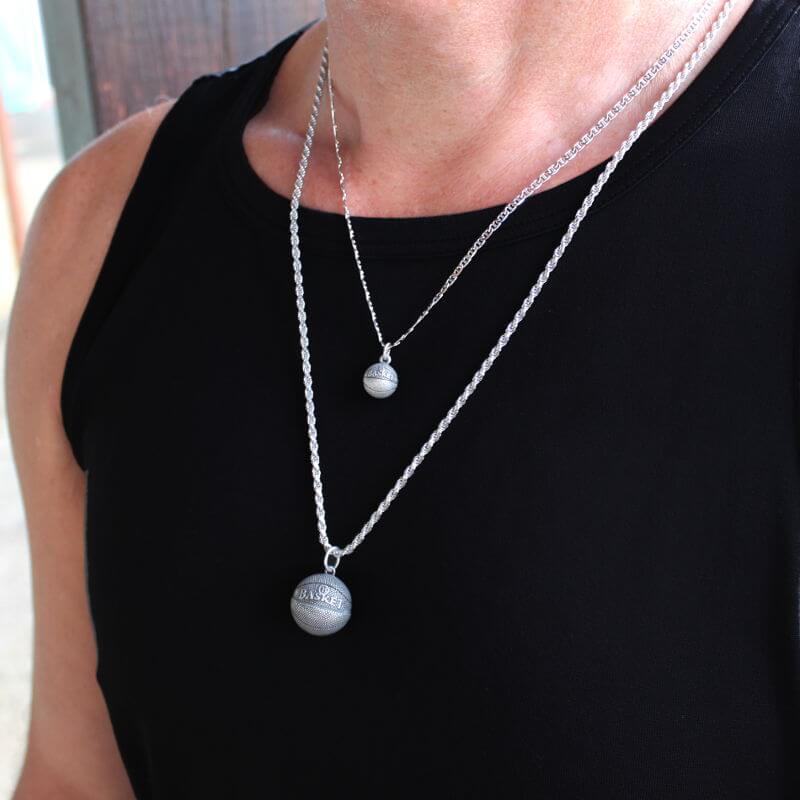Bijou ballon de basket cuir en argent pour homme