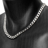 Long collier à la maille gourmette large de 9 mm disponible jusqu'à 70 cm